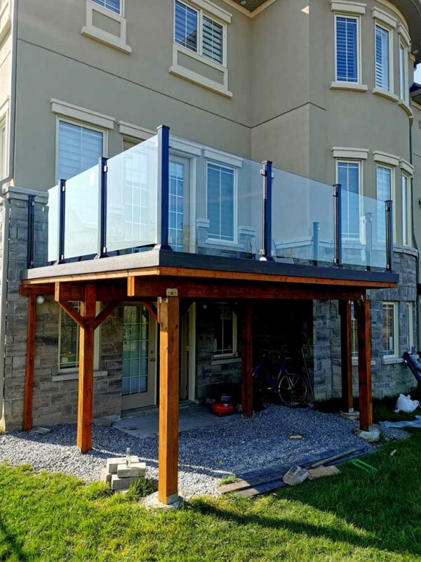 Topless-Glass-Railing-Installed-in-Richmond-Hill (1)